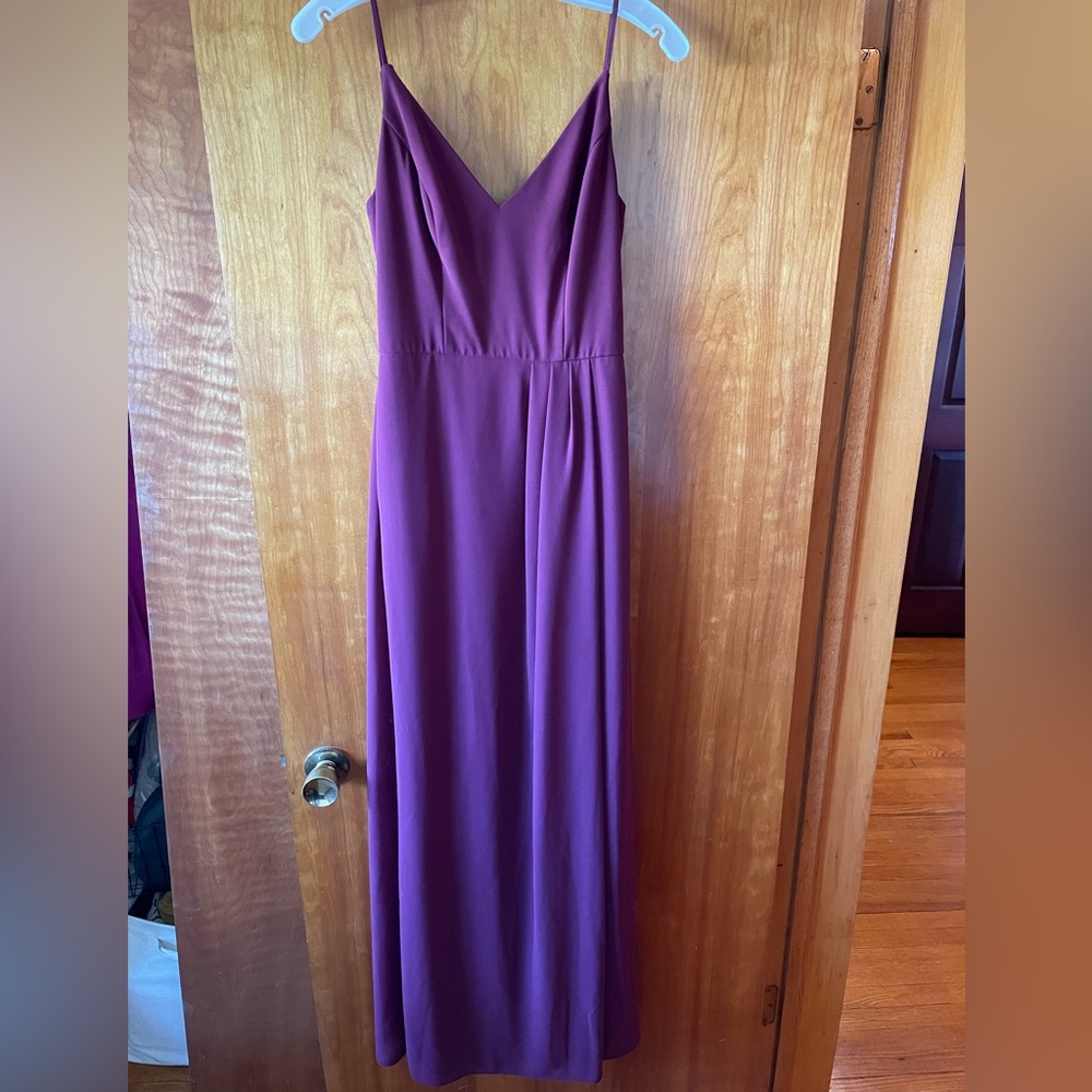 Maroon/Wine David’s Bridal Bridesmaid dress Size 4